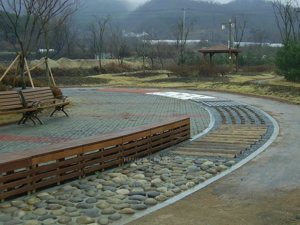 아산 신정호 건강지압보도 (해미석심기) 시공 사진 6/6