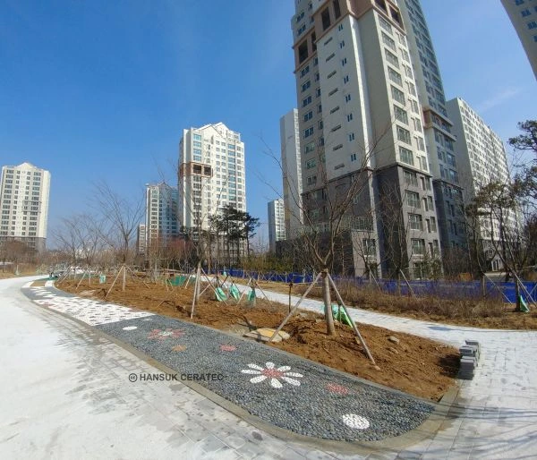 세종시 택지개발공원 지압보도포장 건강지압보도 (해미석심기) 시공 사진 2/5