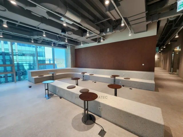 우아한형제들 판교사옥 스톤카펫 Natural Stone (콩자갈수지) 포장 시공 사진