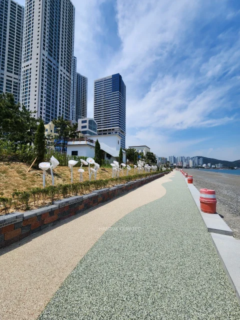 울산 강동해안공원 조성공사 스톤카펫 Natural Stone (콩자갈수지) 포장 시공 사진