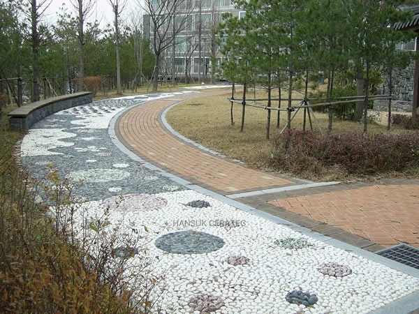 안성공도금호어울림 건강지압보도 (해미석심기) 시공 사진 2/6