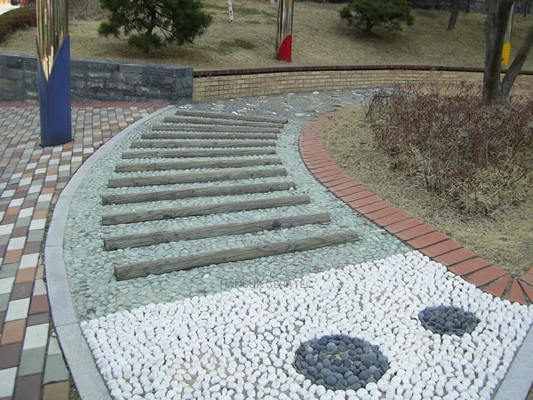 용인동백계룡리슈빌 건강지압보도 (해미석심기) 시공 사진 2/2