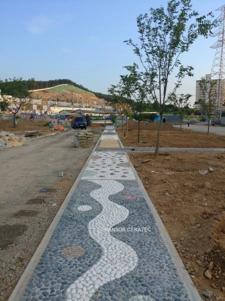 경기도 광주 태전동 택지개발현장 건강지압보도 (해미석심기) 시공 사진 4/6