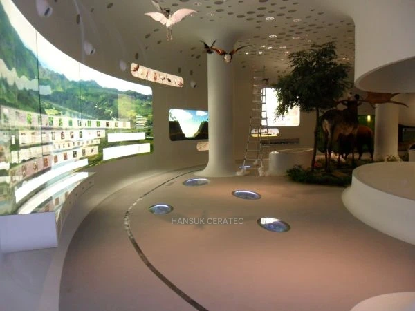 연천선사박물관전시관바닥칼라스톤포장 스톤카펫 Color Stone (멘트·규사·세라믹) 포장 시공 사진 3/7