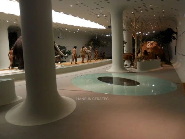 연천선사박물관전시관바닥칼라스톤포장 스톤카펫 Color Stone (멘트·규사·세라믹) 포장 시공 사진 4/7