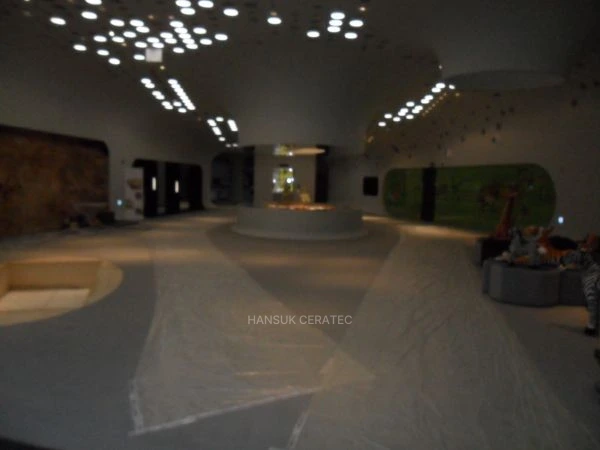 연천선사박물관전시관바닥칼라스톤포장 스톤카펫 Color Stone (멘트·규사·세라믹) 포장 시공 사진 6/7