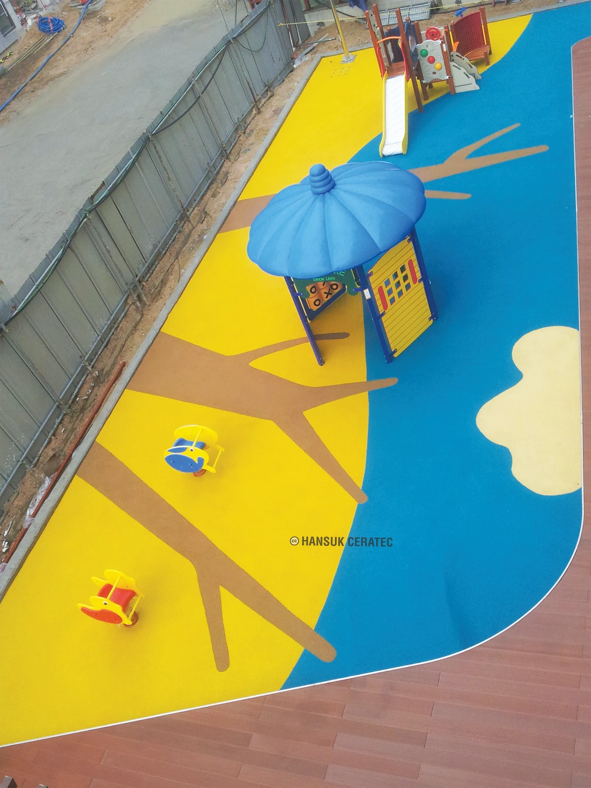 성동구 복합주민센터 내 어린이집 놀이터 스톤카펫 Color Stone (멘트·규사·세라믹) 포장 시공 사진 2/2