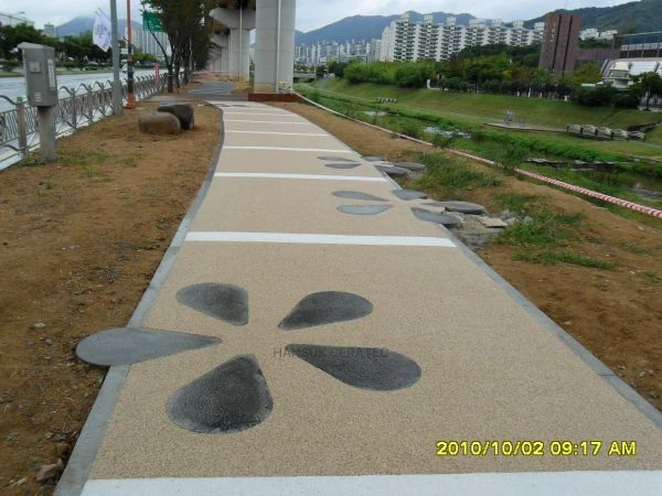 김해경전철역사칼라스톤(콩자갈)포장 스톤카펫 Natural Stone (콩자갈수지) 포장 시공 사진 2/5