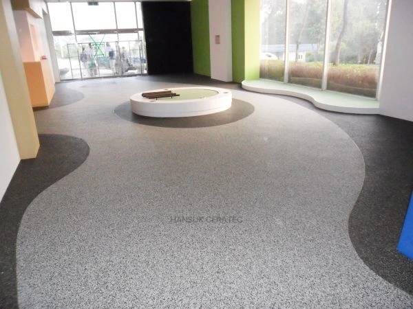 용인리싸이클링센터홍보관칼라스톤(콩자갈)포장 스톤카펫 Natural Stone (콩자갈수지) 포장 시공 사진 2/4