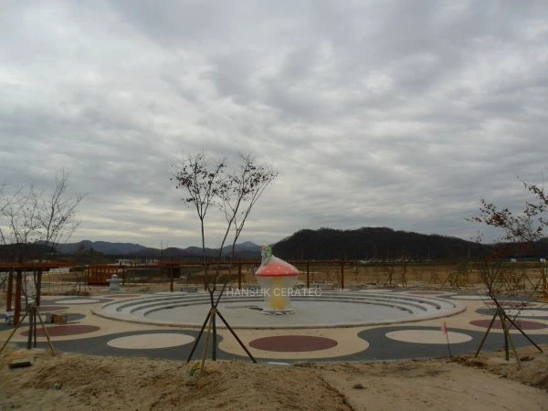 임진강하수처라장내칼라스톤(콩자갈)포장 스톤카펫 Natural Stone (콩자갈수지) 포장 시공 사진 5/6