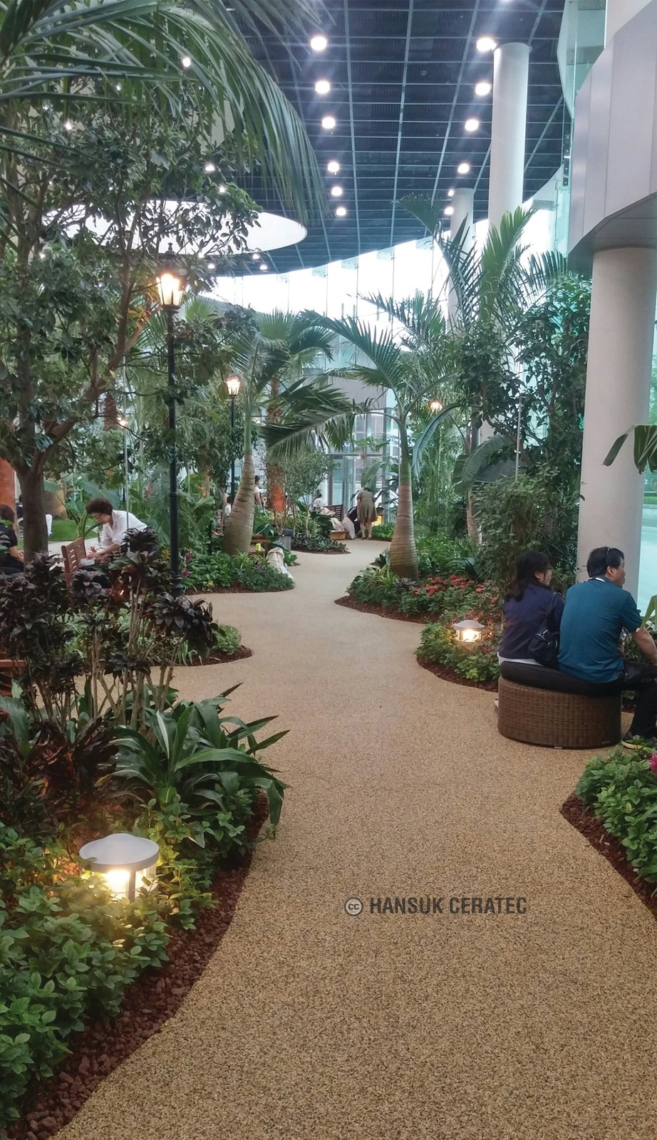 신촌 연세대 세브란스 병원 스톤카펫 Natural Stone (콩자갈수지) 포장 시공 사진 4/4