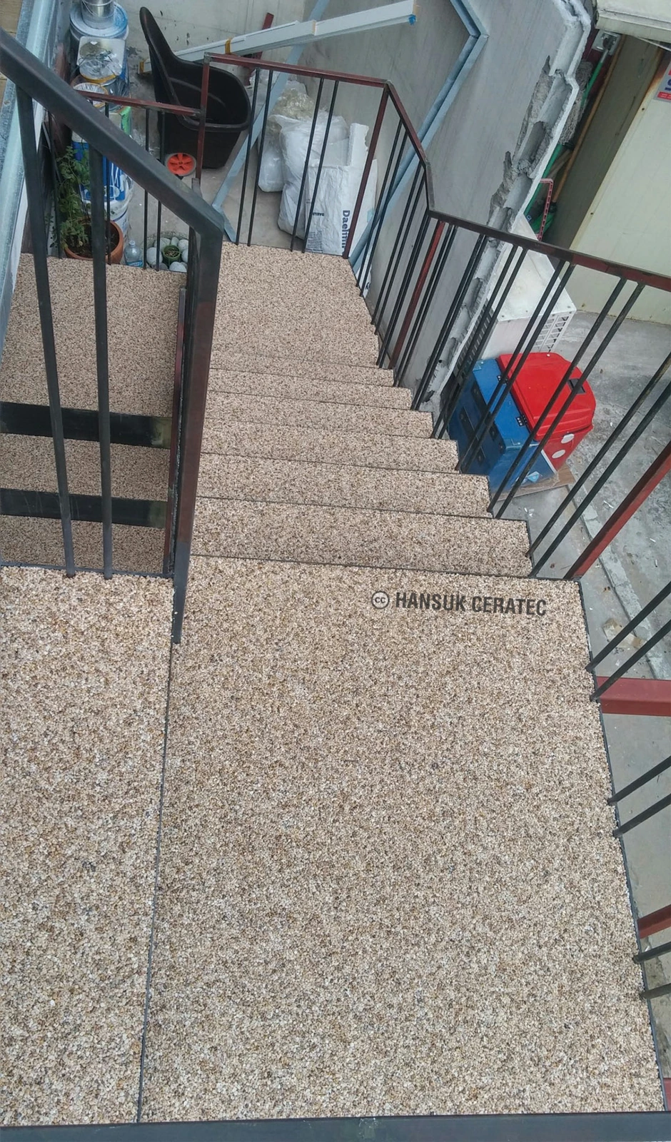 종로 매장 스톤카펫 Natural Stone (콩자갈수지) 포장 시공 사진 2/3