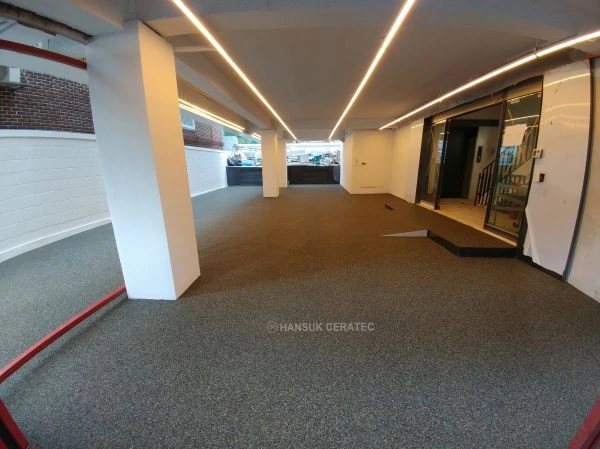 마포 사진협회빌딩 스톤카펫 Natural Stone (콩자갈수지) 포장 시공 사진 2/4
