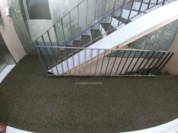 마포 사진협회빌딩 스톤카펫 Natural Stone (콩자갈수지) 포장 시공 사진 3/4