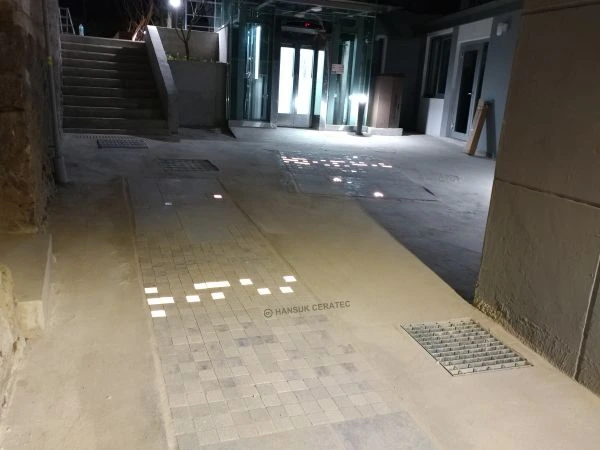 서울도시박물관 스톤카펫 Natural Stone (콩자갈수지) 포장 시공 사진 4/6