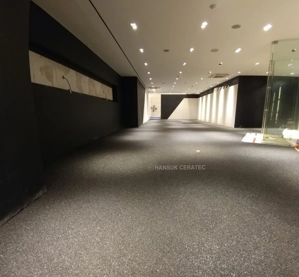 청담동 벤츠 AMG 전시장 스톤카펫 Natural Stone (콩자갈수지) 포장 시공 사진 5/7