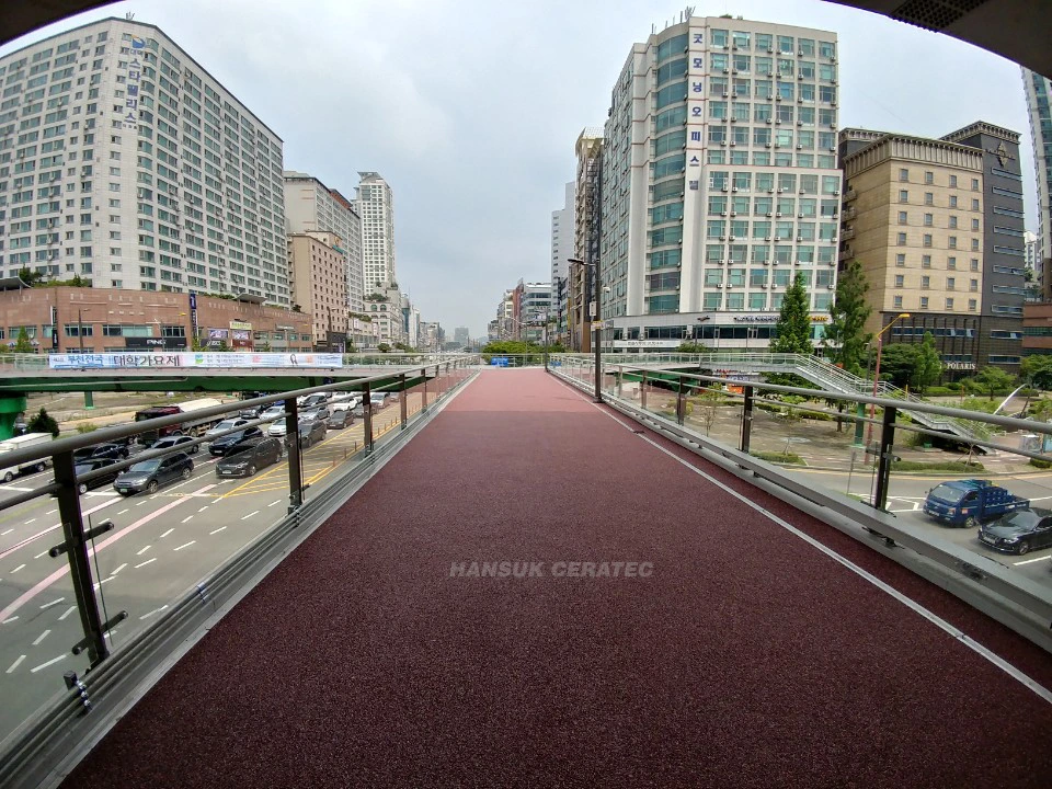 중동IC상동보도육교 스톤카펫 Natural Stone (콩자갈수지) 포장 시공 사진 6/7