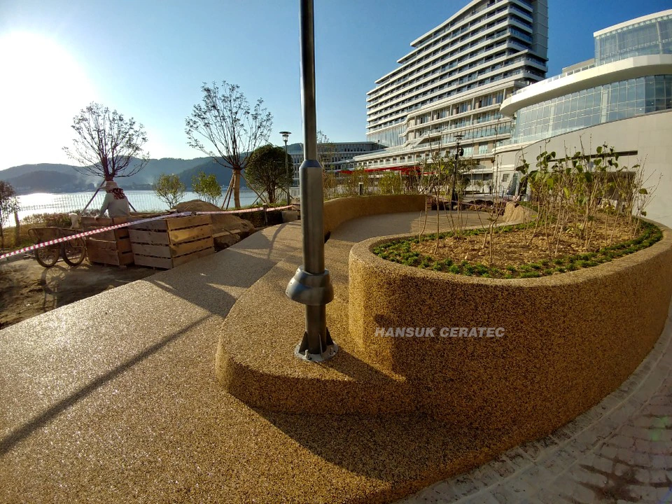 거제한화리조트 벨버디어 스톤카펫 Natural Stone (콩자갈수지) 포장 시공 사진 3/9