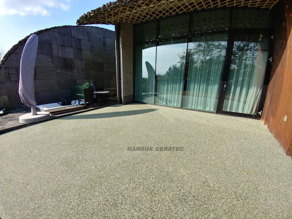제주 롯데리조트아트빌라스 스톤카펫 Natural Stone (콩자갈수지) 포장 시공 사진 3/5