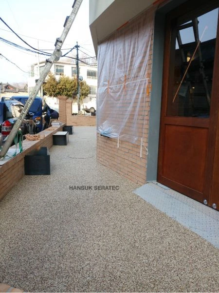 종로현장 스톤카펫 Natural Stone (콩자갈수지) 포장 시공 사진 3/3