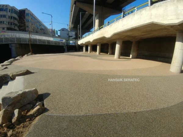 홍제천현장 스톤카펫 Natural Stone (콩자갈수지) 포장 시공 사진 2/3