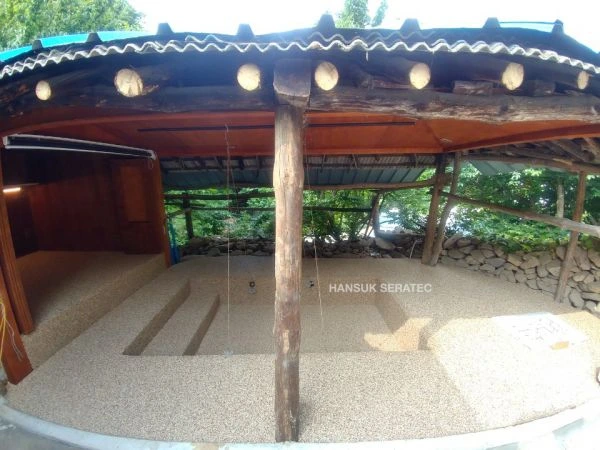 자연스럽게 촬영현장 스톤카펫 Natural Stone (콩자갈수지) 포장 시공 사진 3/4