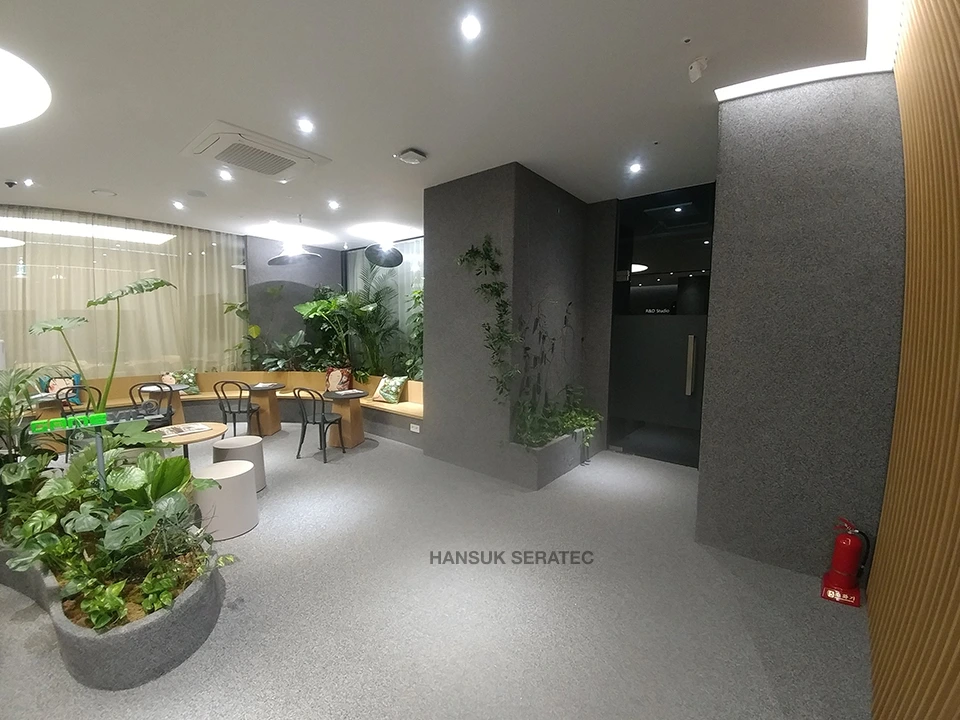 가산동 디지털단지 내 게임회사 홍보관 스톤카펫 Natural Stone (콩자갈수지) 포장 시공 사진 8/10