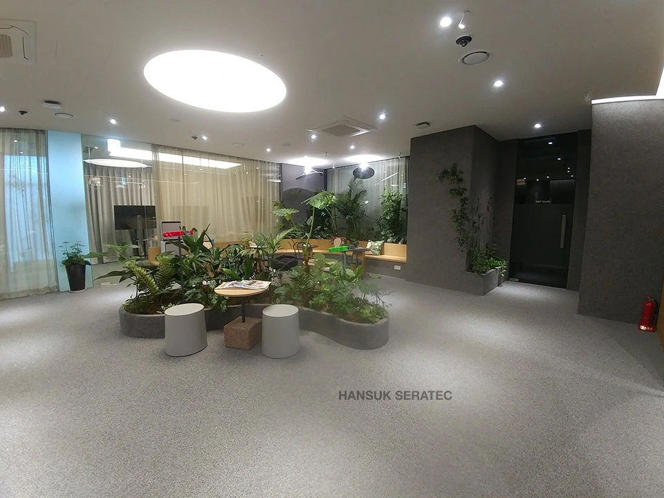 가산동 디지털단지 내 게임회사 홍보관 스톤카펫 Natural Stone (콩자갈수지) 포장 시공 사진 10/10