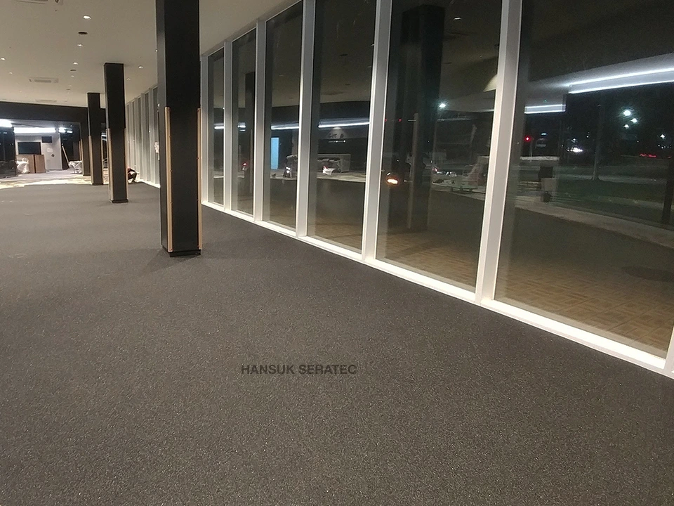 한남동 KCC 벤츠전시장 스톤카펫 Natural Stone (콩자갈수지) 포장 시공 사진 2/2