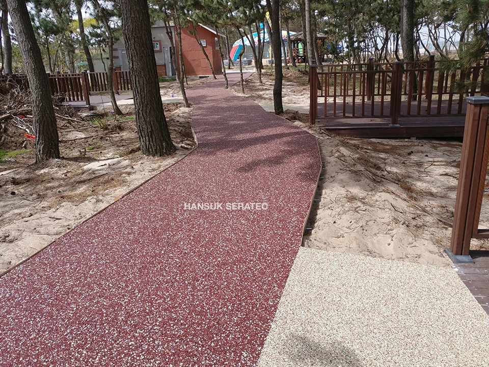 무안 낙지공원 스톤카펫 Natural Stone (콩자갈수지) 포장 시공 사진 5/6