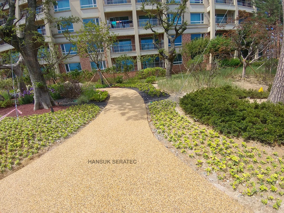 양양 설해원 골프장 스톤카펫 Natural Stone (콩자갈수지) 포장 시공 사진 4/5