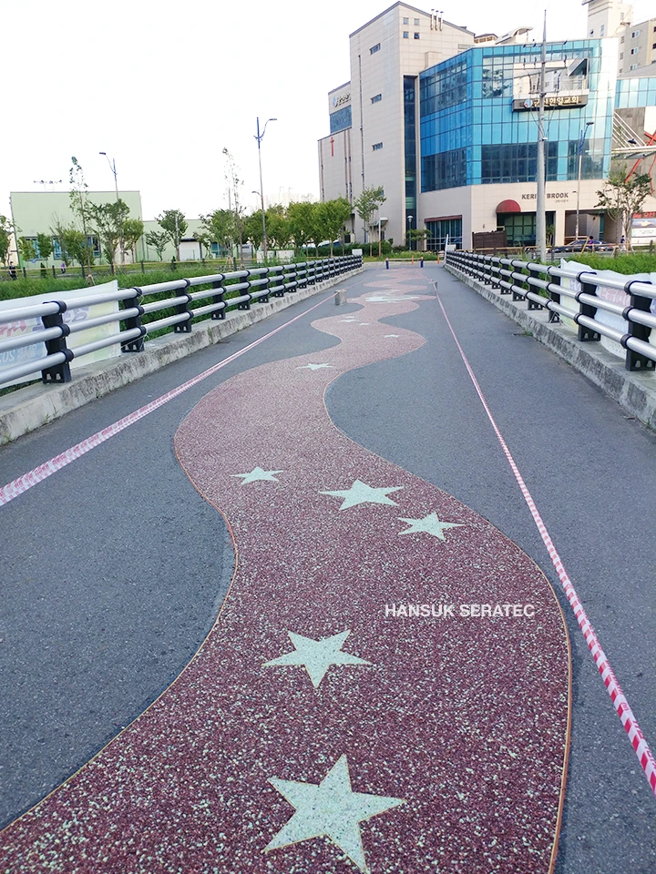 군산 미장교 스톤카펫 Natural Stone (콩자갈수지) 포장 시공 사진 3/4