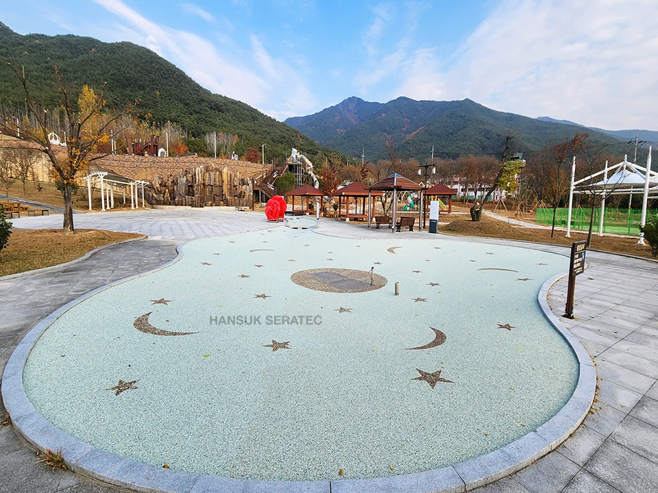 구례 지리산 역사문화관 스톤카펫 Natural Stone (콩자갈수지) 포장 시공 사진 2/6