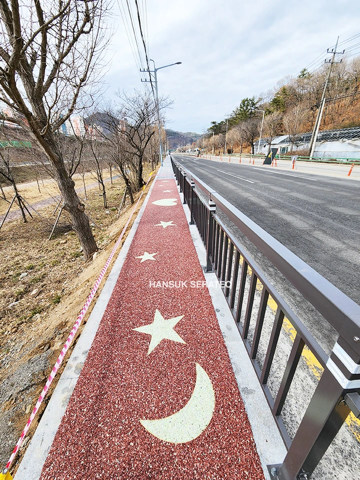 광주광역시 내남동 국도변 스톤카펫 Natural Stone (콩자갈수지) 포장 시공 사진 2/2