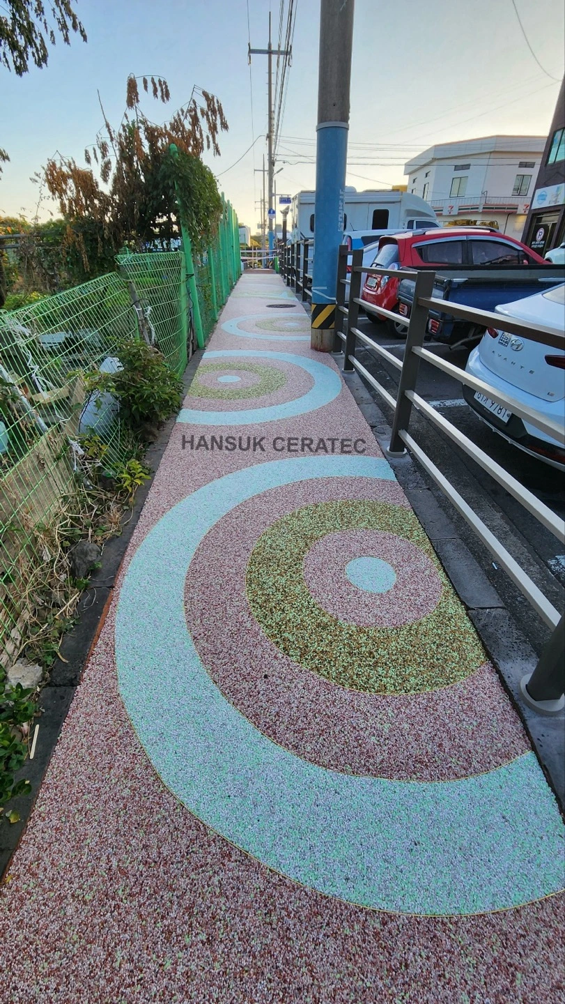 제주 이도1동 자연사박물관 앞 스톤카펫 Natural Stone (콩자갈수지) 포장 시공 사진 4/5