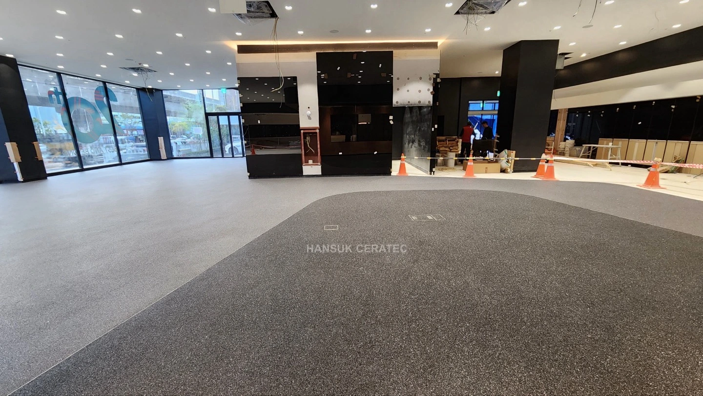 부산 감전동 한성 벤츠전시장 스톤카펫 Natural Stone (콩자갈수지) 포장 시공 사진 2/5