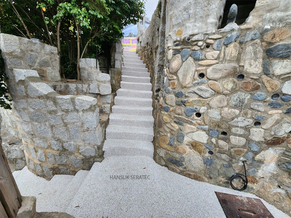 거제 매미성 스톤카펫 Natural Stone (콩자갈수지) 포장 시공 사진 5/7