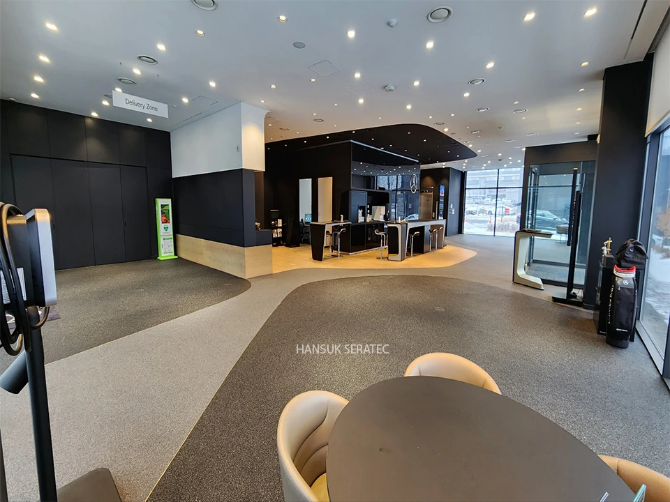 벤츠 춘천전시장 스톤카펫 Natural Stone (콩자갈수지) 포장 시공 사진 4/8