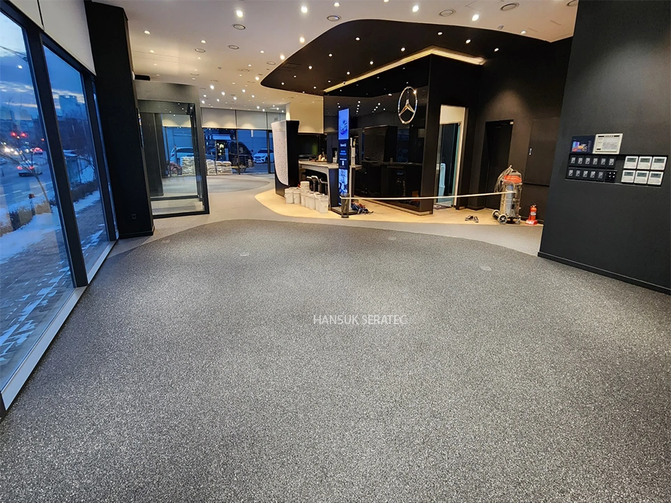 벤츠 춘천전시장 스톤카펫 Natural Stone (콩자갈수지) 포장 시공 사진 8/8