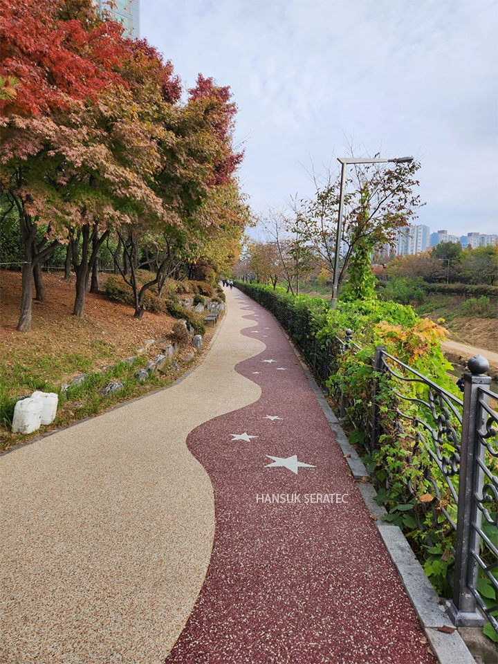 고양 성사천 산책로 정비공사 스톤카펫 Natural Stone (콩자갈수지) 포장 시공 사진 22/25