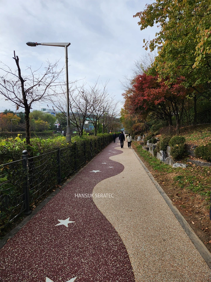 고양 성사천 산책로 정비공사 스톤카펫 Natural Stone (콩자갈수지) 포장 시공 사진 24/25