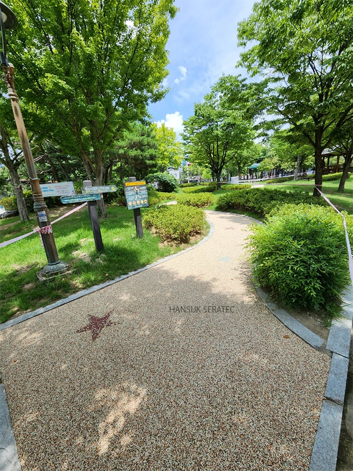 구미 봉곡테마공원 스톤카펫 Natural Stone (콩자갈수지) 포장 시공 사진 2/23