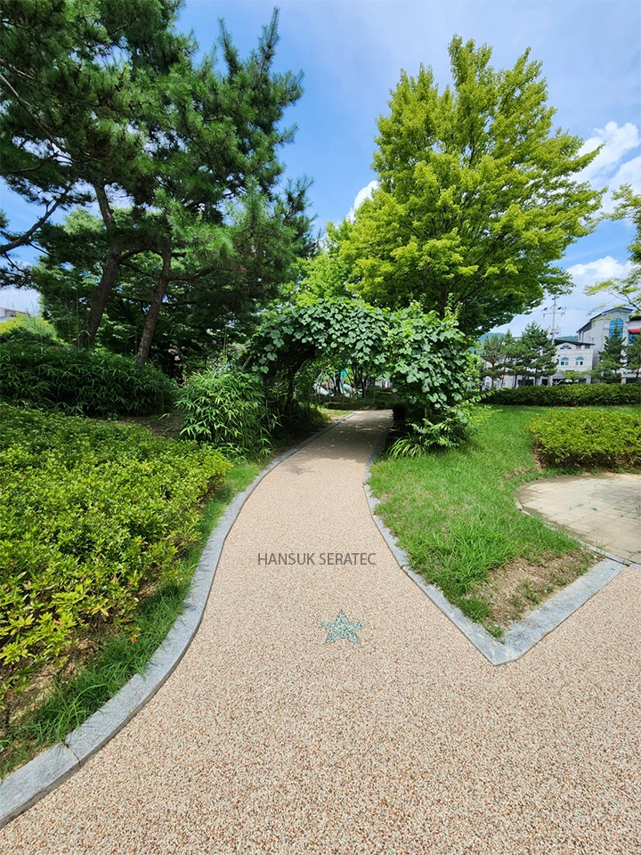 구미 봉곡테마공원 스톤카펫 Natural Stone (콩자갈수지) 포장 시공 사진 4/23