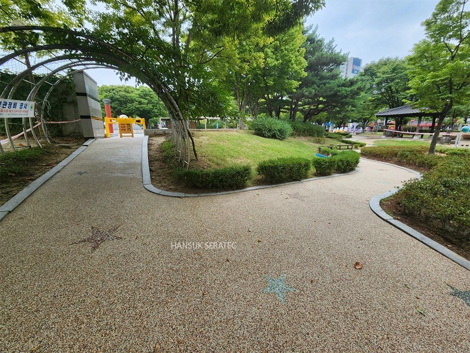 구미 봉곡테마공원 스톤카펫 Natural Stone (콩자갈수지) 포장 시공 사진 20/23