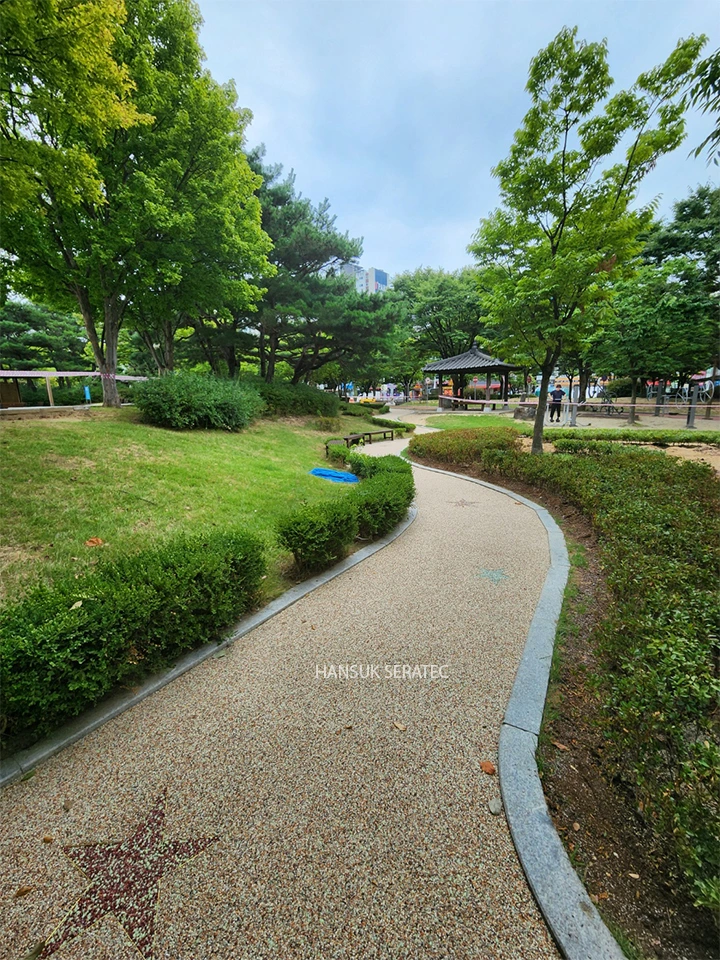 구미 봉곡테마공원 스톤카펫 Natural Stone (콩자갈수지) 포장 시공 사진 21/23