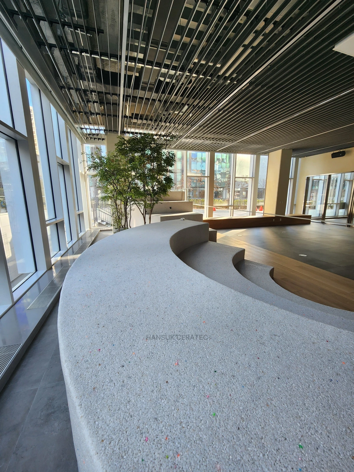 우아한형제들 판교사옥 스톤카펫 Natural Stone (콩자갈수지) 포장 시공 사진 5/9