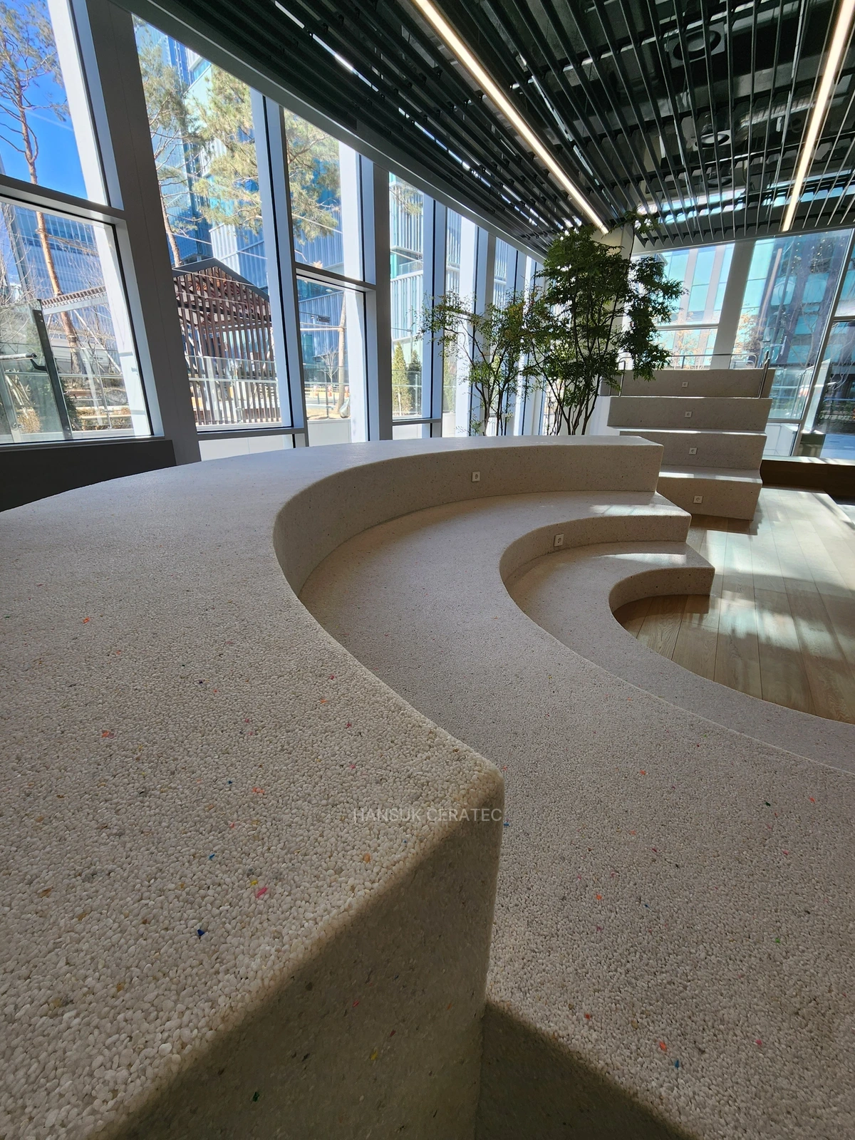 우아한형제들 판교사옥 스톤카펫 Natural Stone (콩자갈수지) 포장 시공 사진 6/9