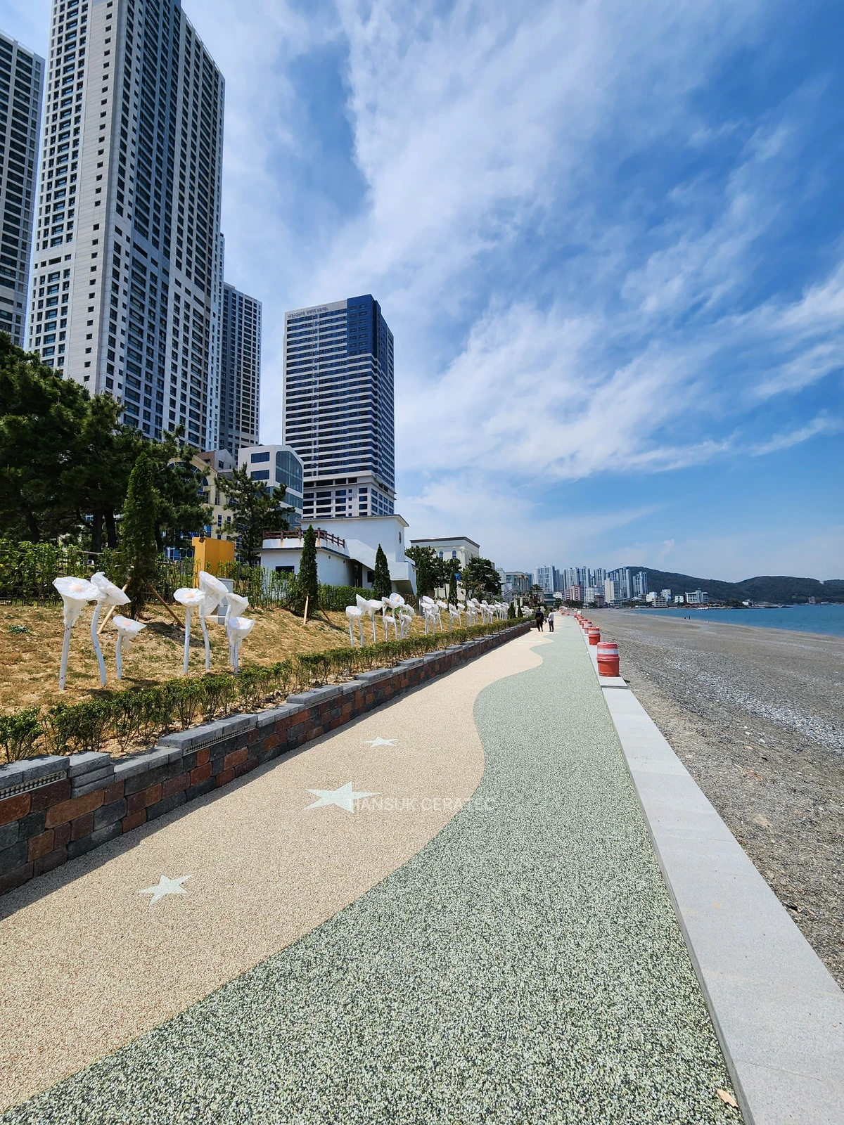 울산 강동해안공원 조성공사 스톤카펫 Natural Stone (콩자갈수지) 포장 시공 사진 2/9