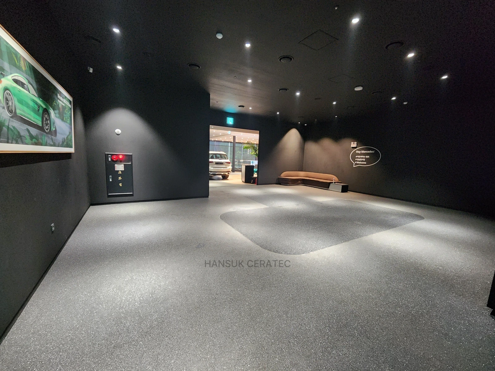 벤츠 성남전시장 스톤카펫 Natural Stone (콩자갈수지) 포장 시공 사진 3/4